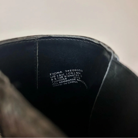 Calvin Klein Fiorrana Snake Print Ankle Heeled Booties 8.5 - Picture 5 of 7